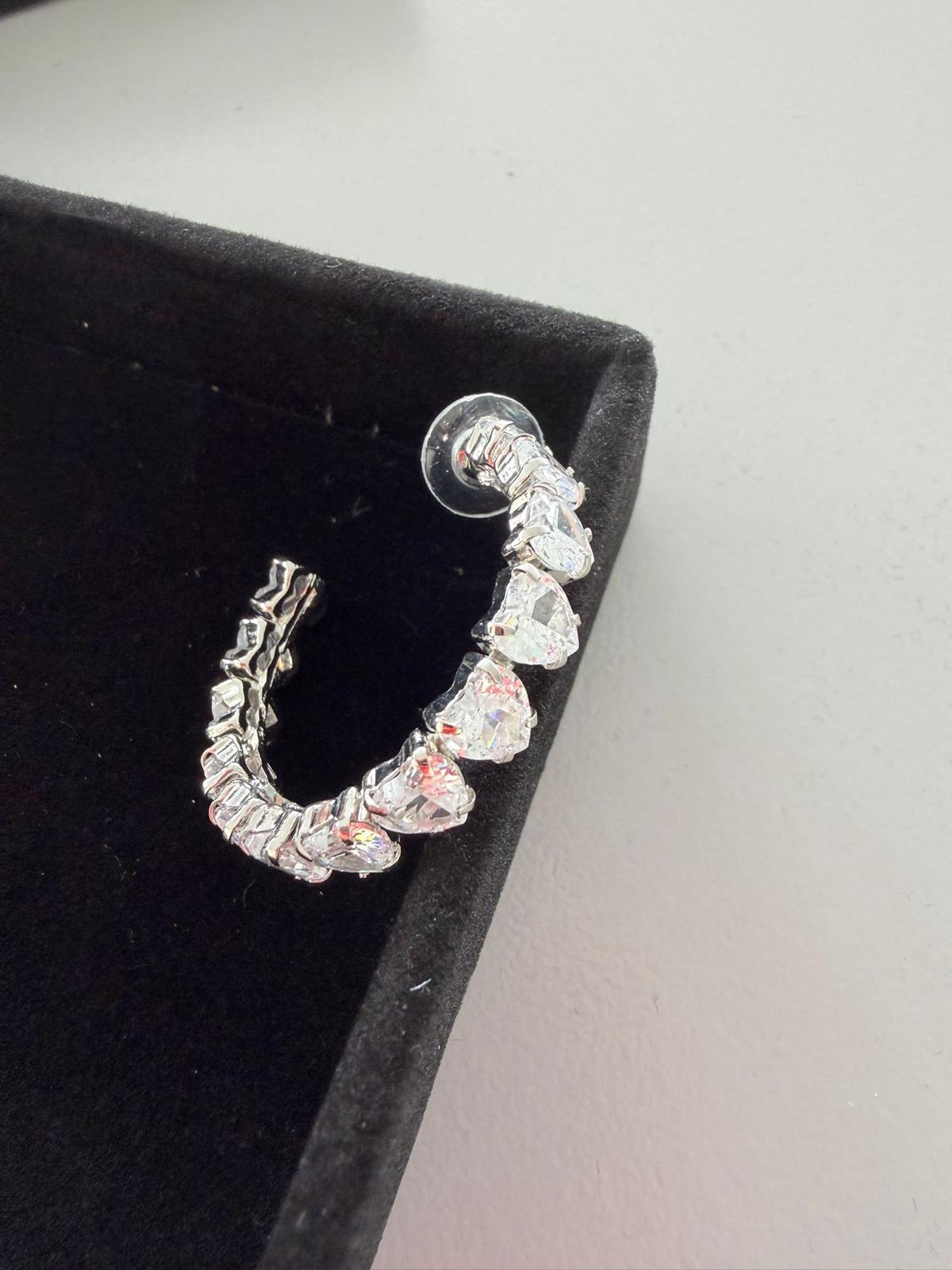 Zilverkleurige Kristallen Hoop Oorbellen – Luxe Strass Creolen Dames – Glamoureuze Statement Oorbellen |kod44