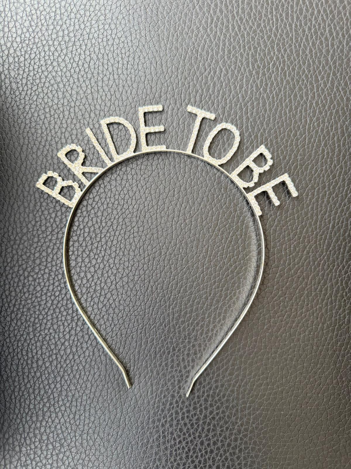 Bride To Be Haarband met Strass – Vrijgezellenfeest Accessoire voor de Bruid – Glitter Tiara Hoofdband voor Bachelorette Party, Bridal Shower & Bruiloftsfeest| kod01