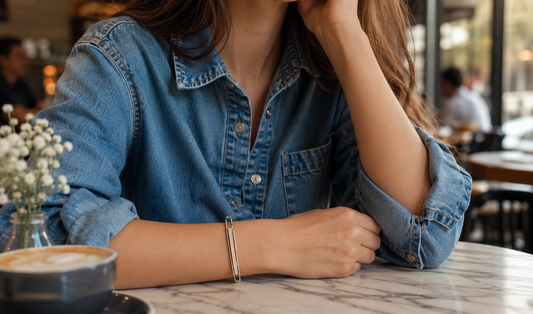 Geometrische Gouden Creolen Dames – Luxe Oorbellen met Strass Steentjes – Elegante Statement Hoops |kod48