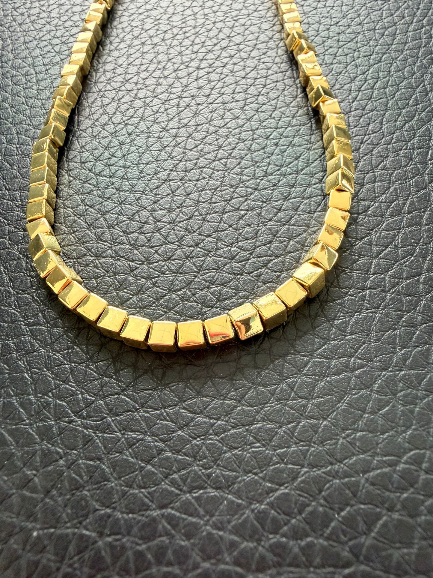 Minimalistische Gouden Kubus Ketting – Modern, Strak & Elegant | kod14